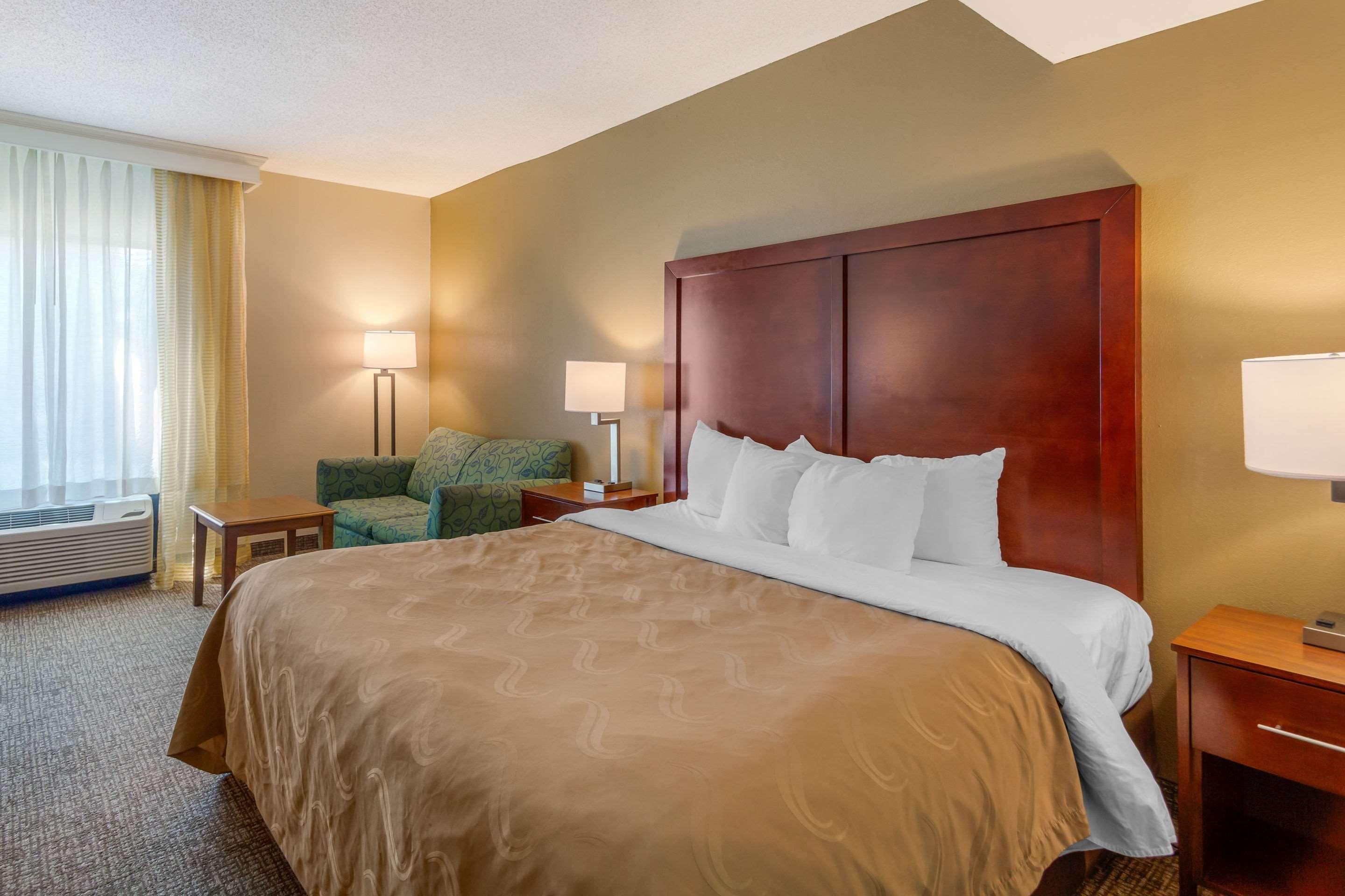 Quality Inn & Suites Olde Town Portsmouth Esterno foto