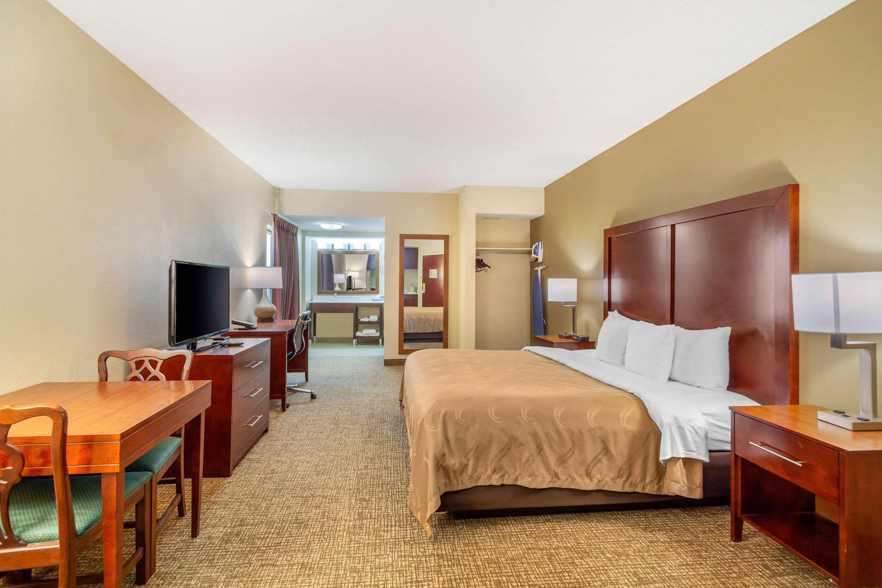 Quality Inn & Suites Olde Town Portsmouth Esterno foto