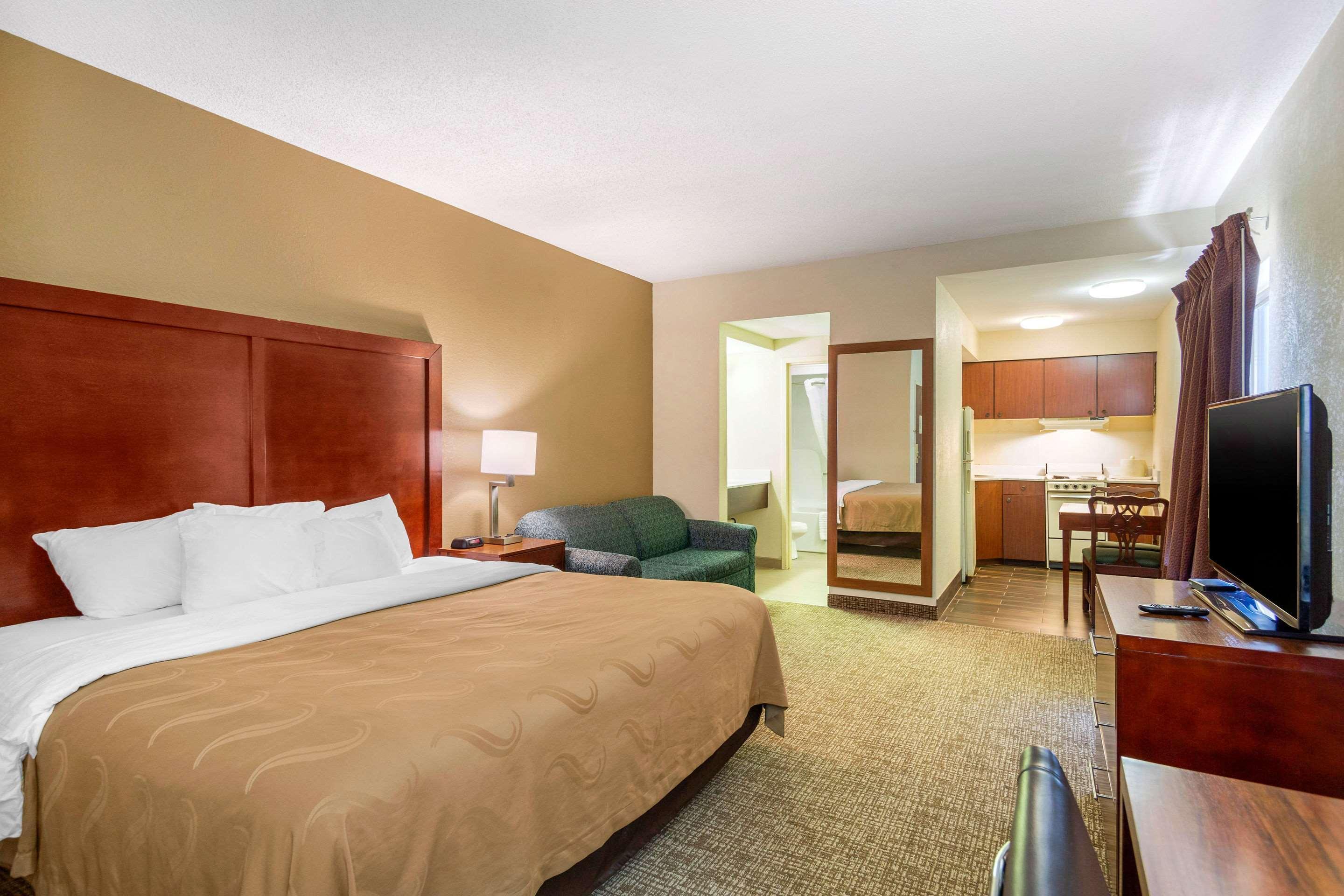 Quality Inn & Suites Olde Town Portsmouth Esterno foto