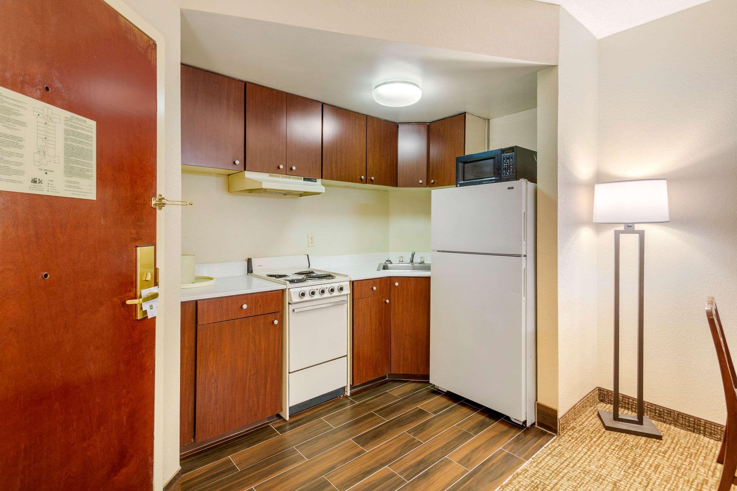 Quality Inn & Suites Olde Town Portsmouth Esterno foto