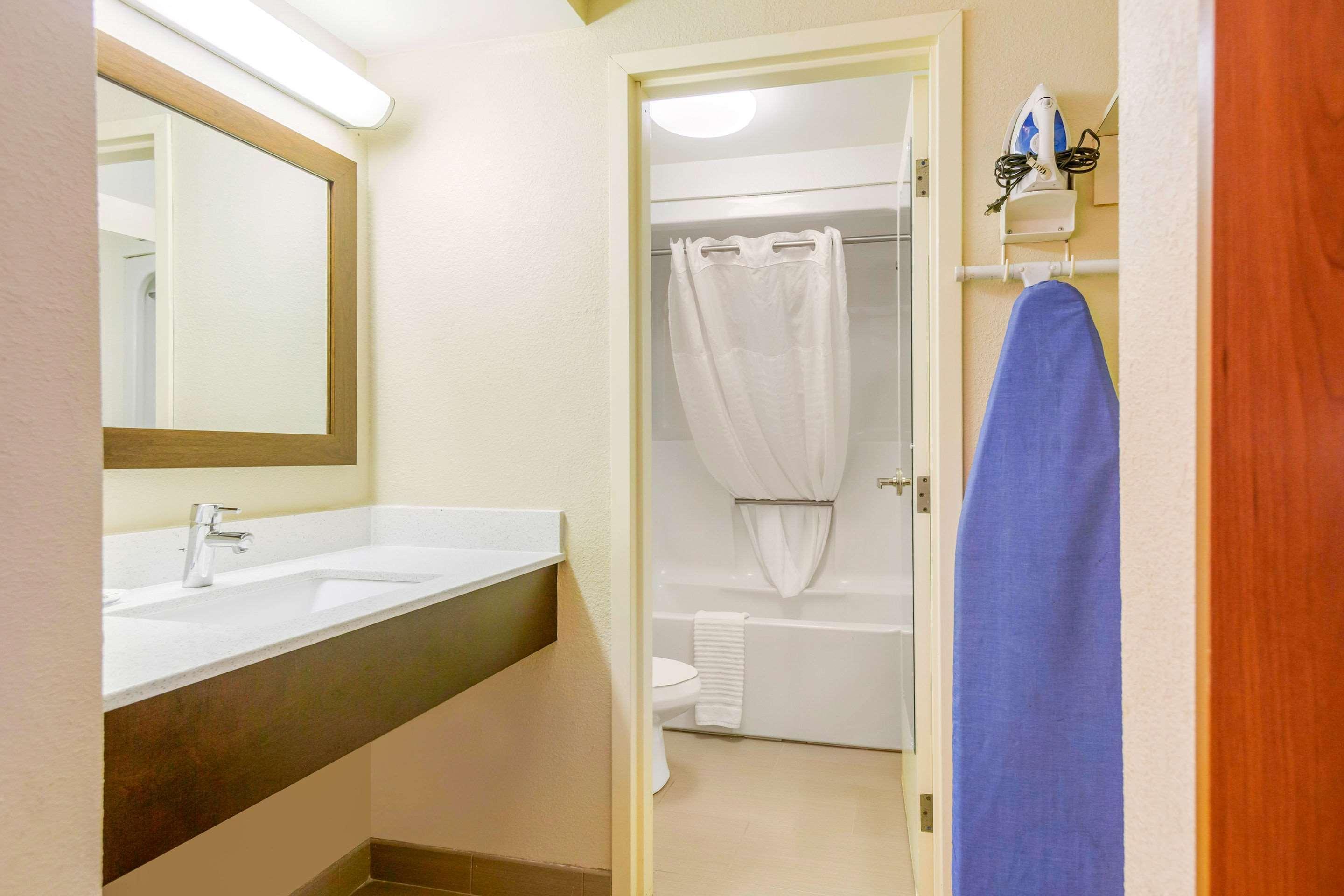 Quality Inn & Suites Olde Town Portsmouth Esterno foto