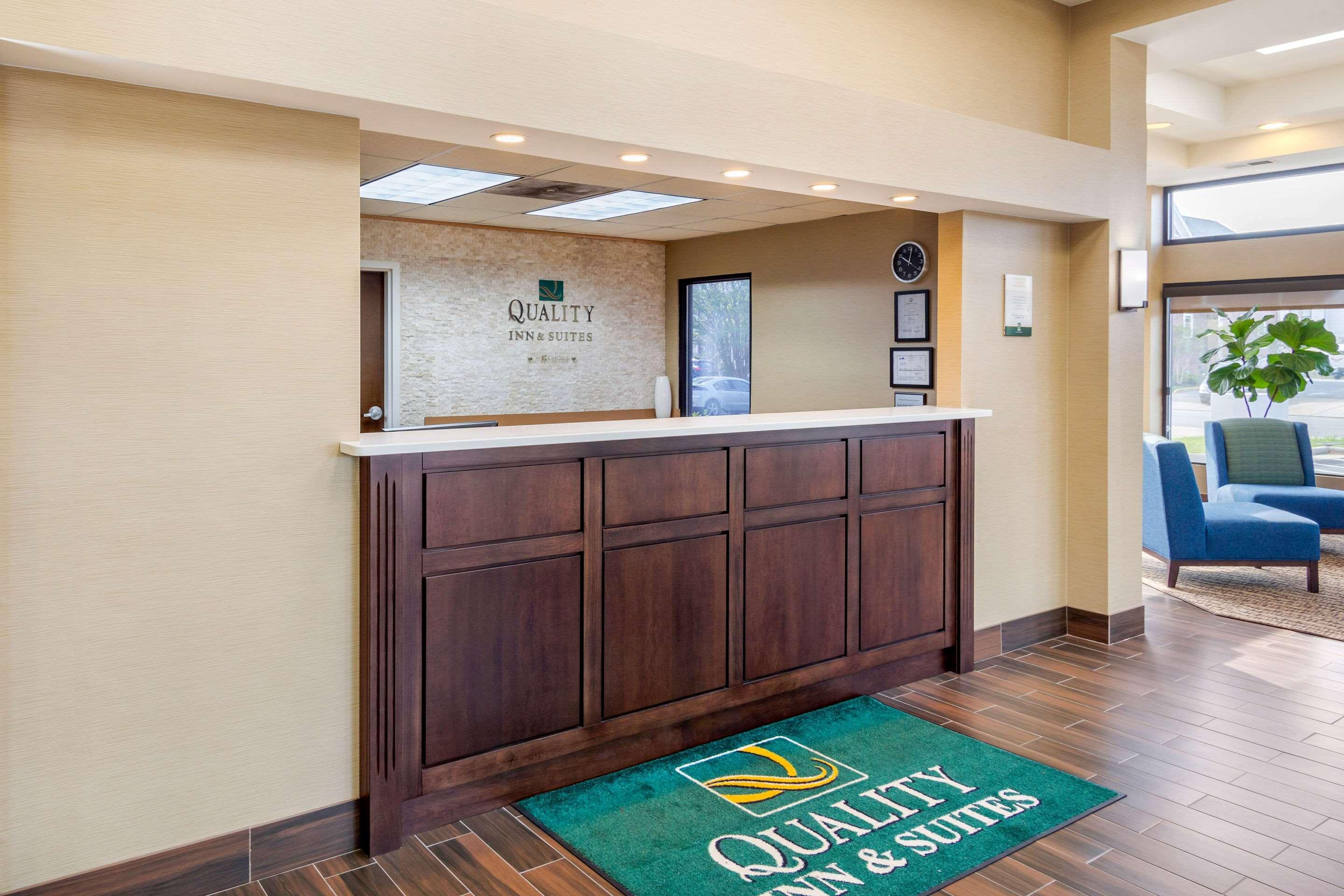 Quality Inn & Suites Olde Town Portsmouth Esterno foto