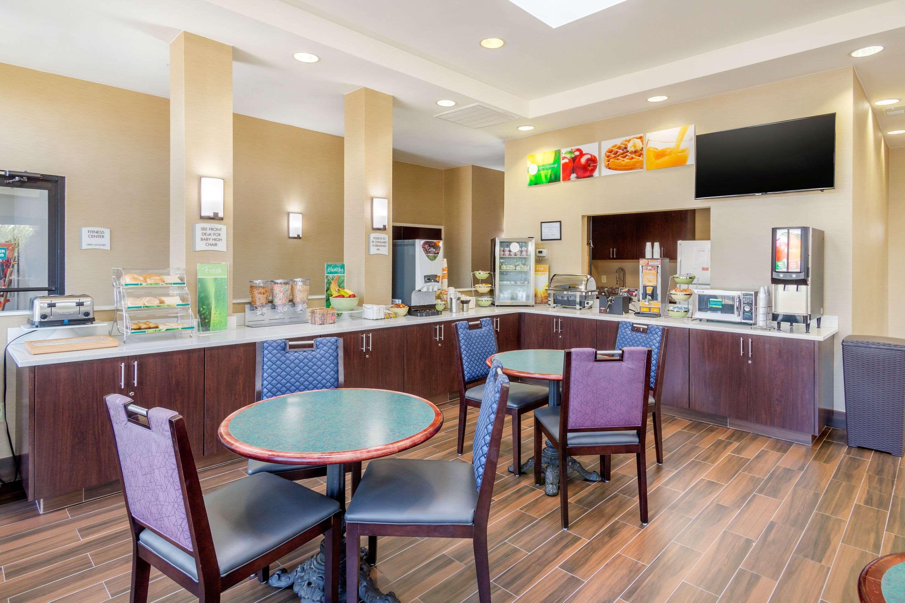 Quality Inn & Suites Olde Town Portsmouth Esterno foto