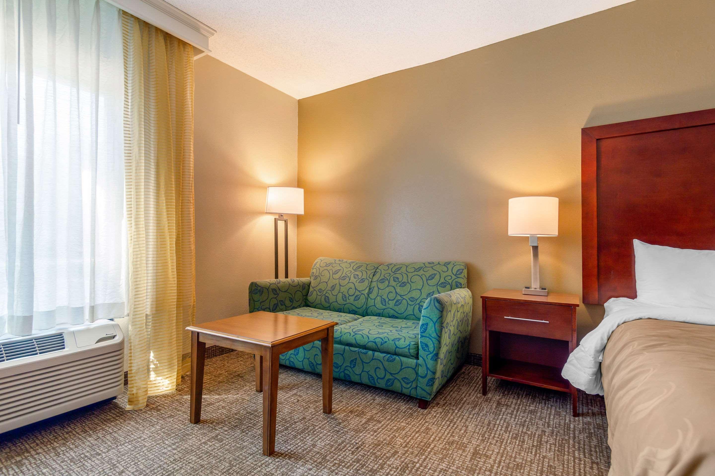 Quality Inn & Suites Olde Town Portsmouth Esterno foto