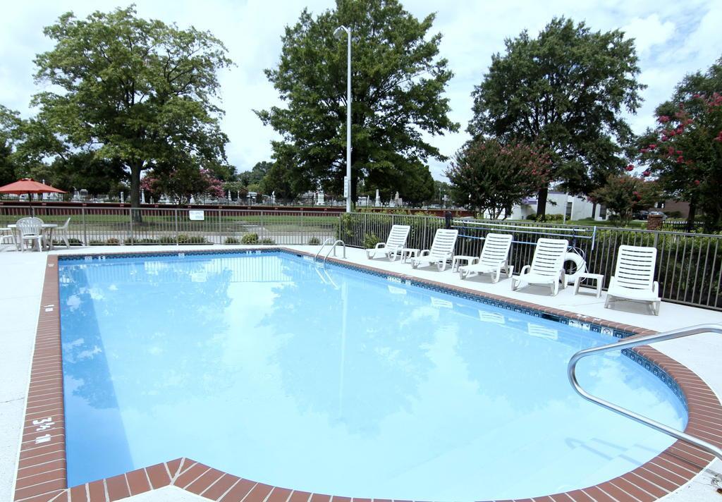 Quality Inn & Suites Olde Town Portsmouth Esterno foto