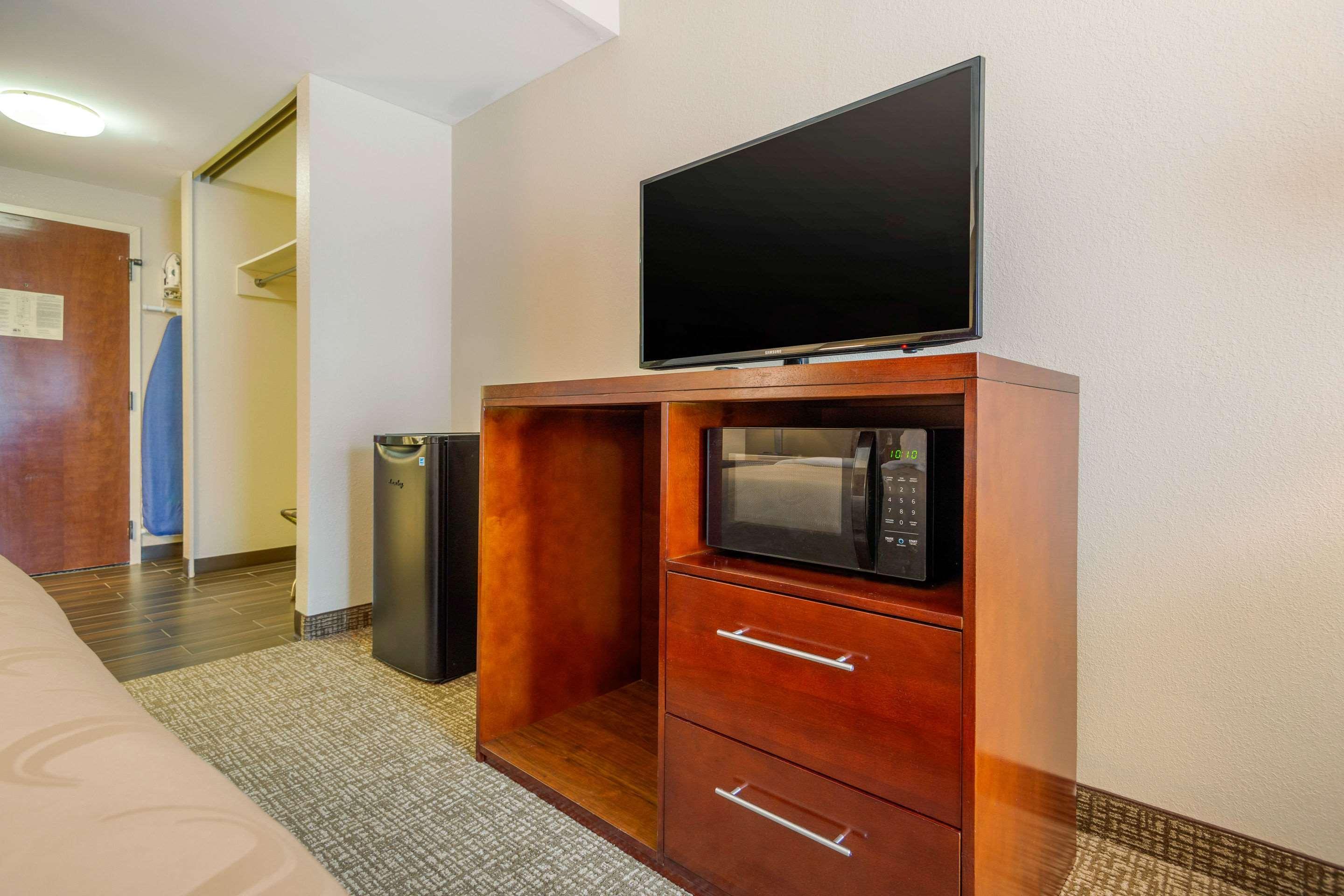 Quality Inn & Suites Olde Town Portsmouth Esterno foto