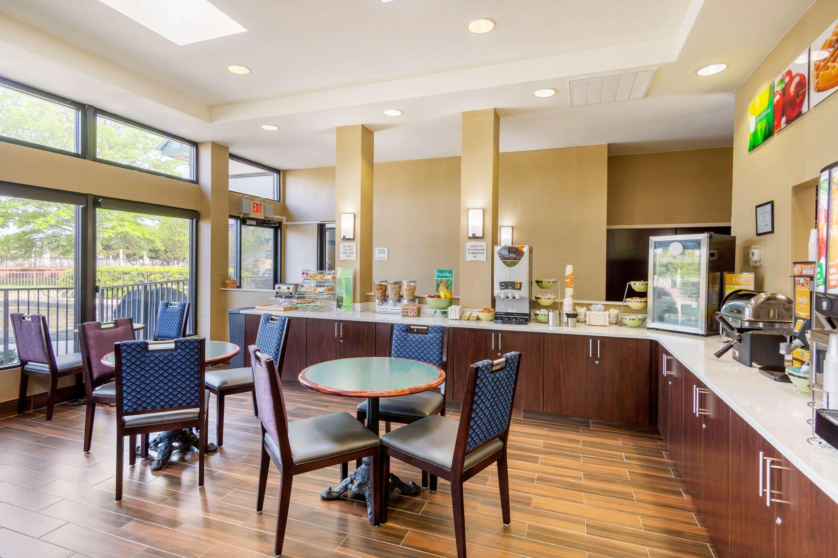 Quality Inn & Suites Olde Town Portsmouth Esterno foto