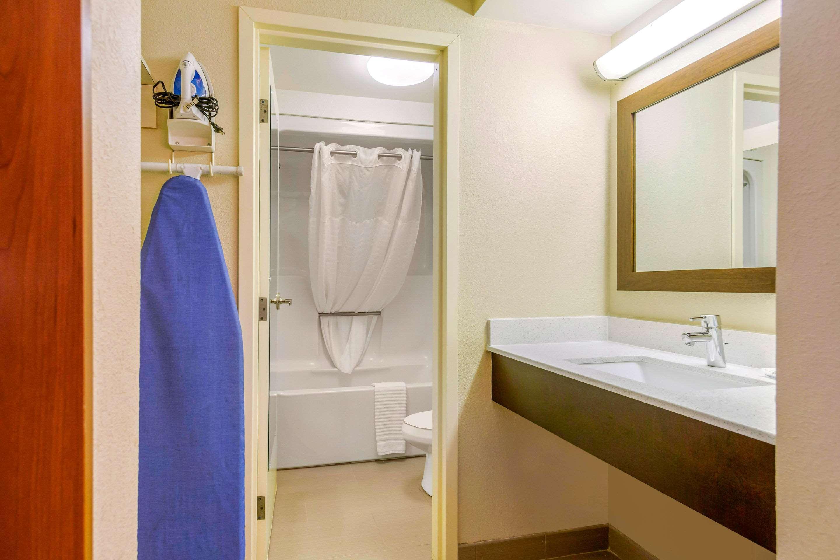 Quality Inn & Suites Olde Town Portsmouth Esterno foto
