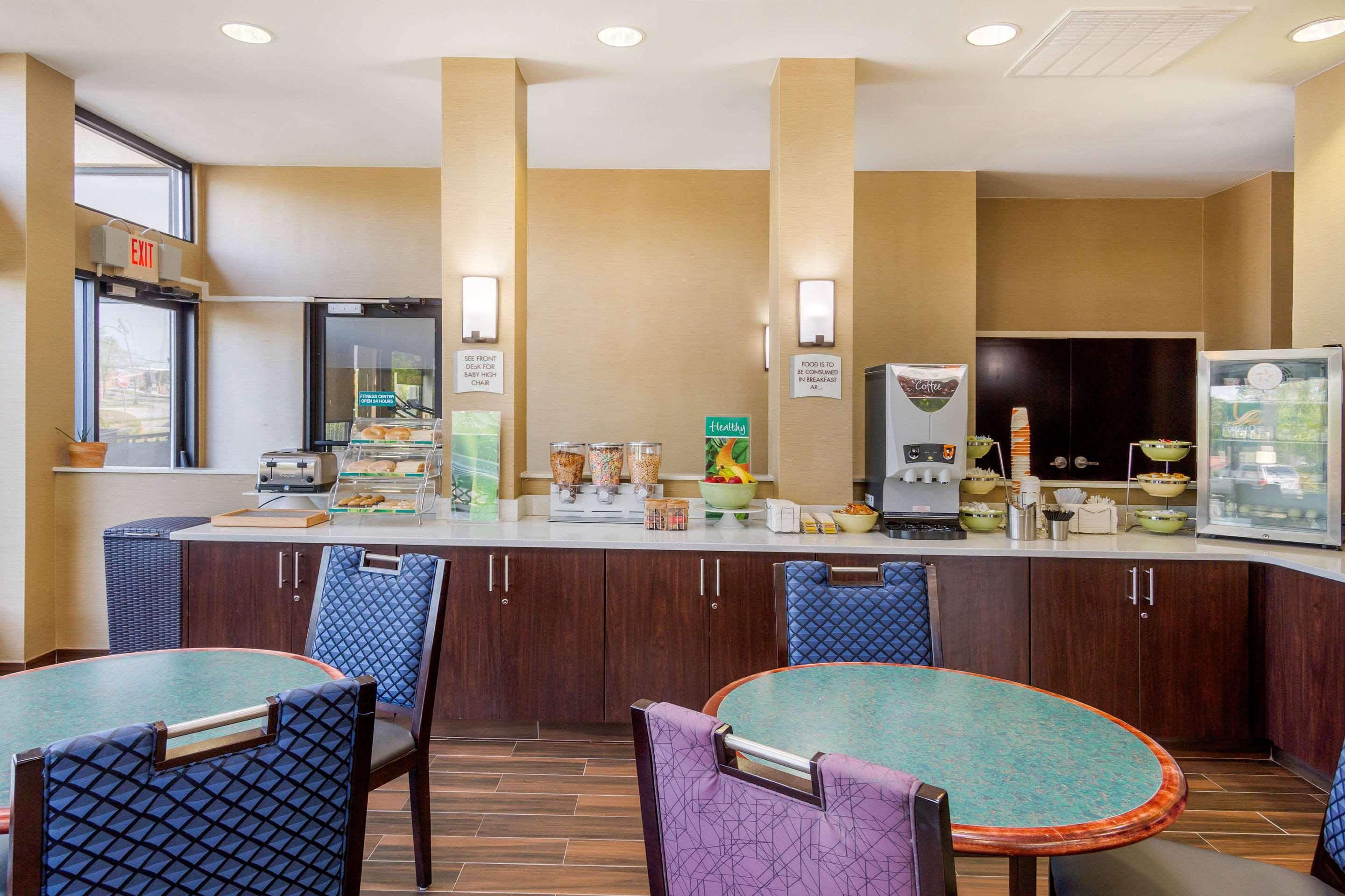 Quality Inn & Suites Olde Town Portsmouth Esterno foto