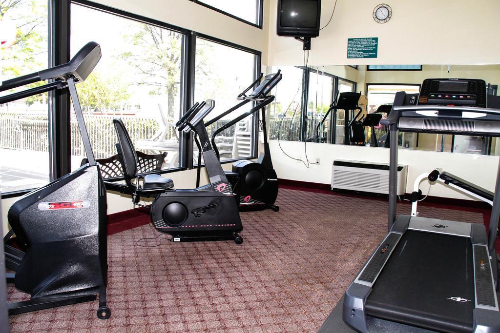 Quality Inn & Suites Olde Town Portsmouth Esterno foto