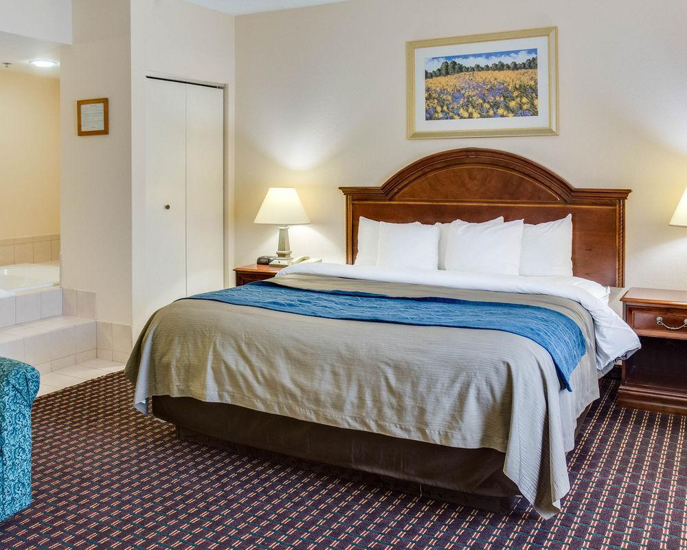 Quality Inn & Suites Olde Town Portsmouth Esterno foto