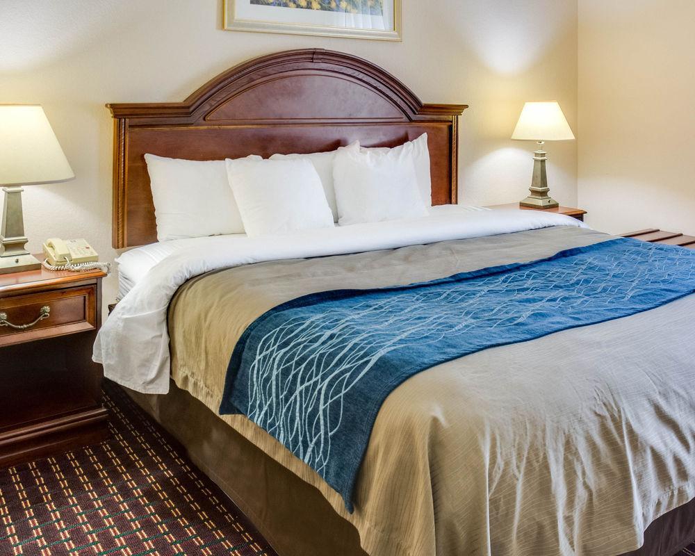Quality Inn & Suites Olde Town Portsmouth Esterno foto