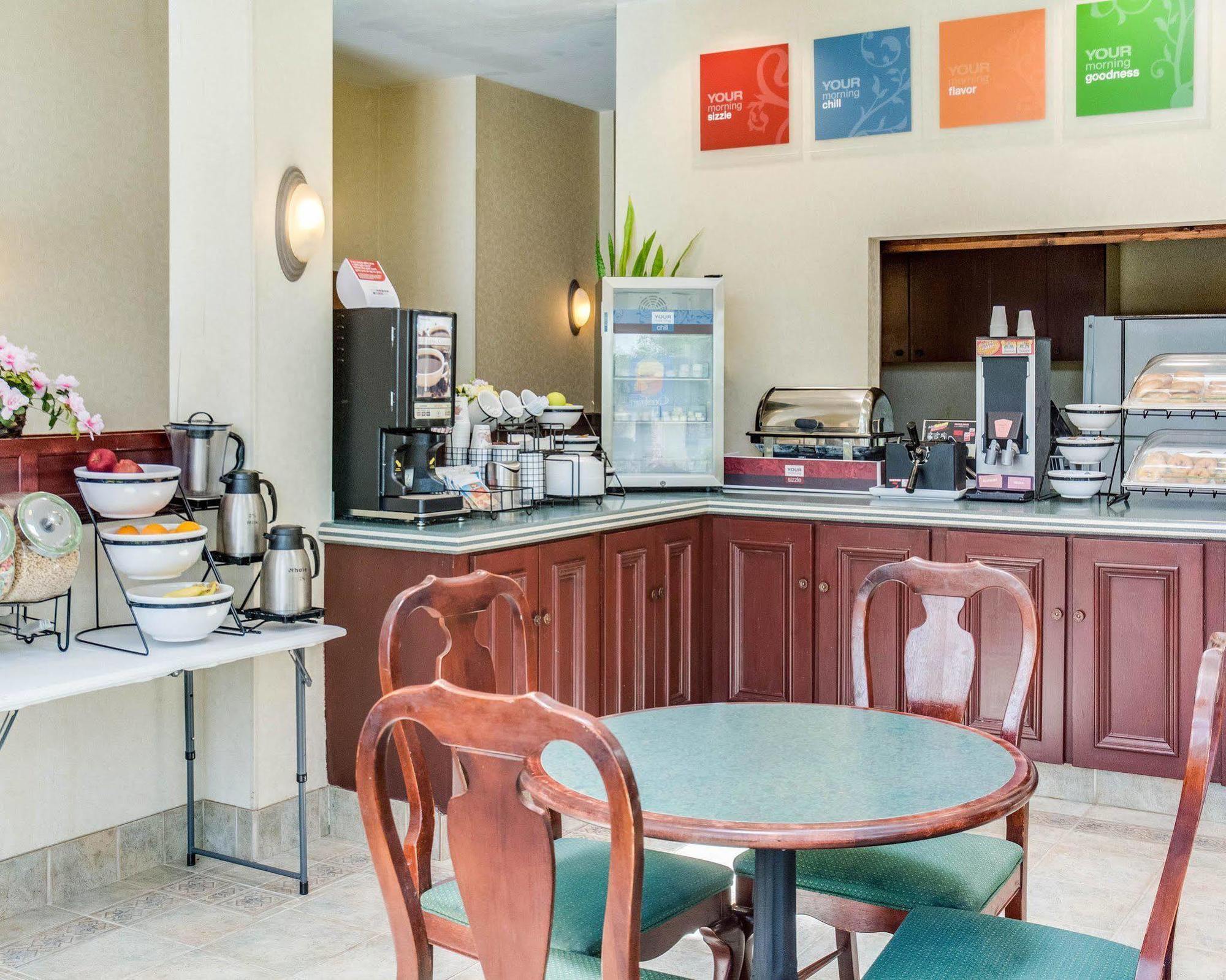 Quality Inn & Suites Olde Town Portsmouth Esterno foto