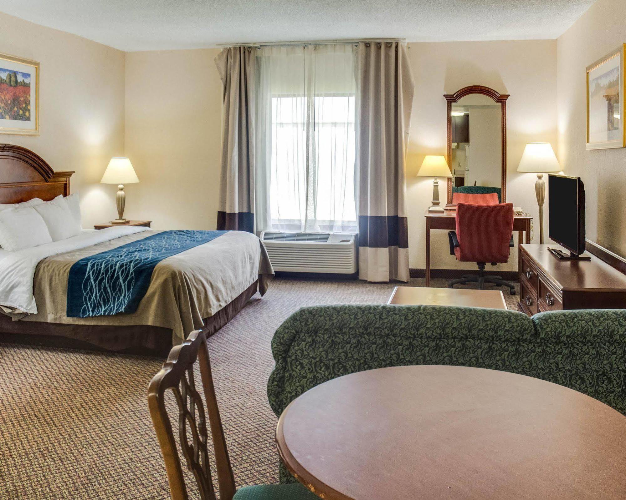 Quality Inn & Suites Olde Town Portsmouth Esterno foto