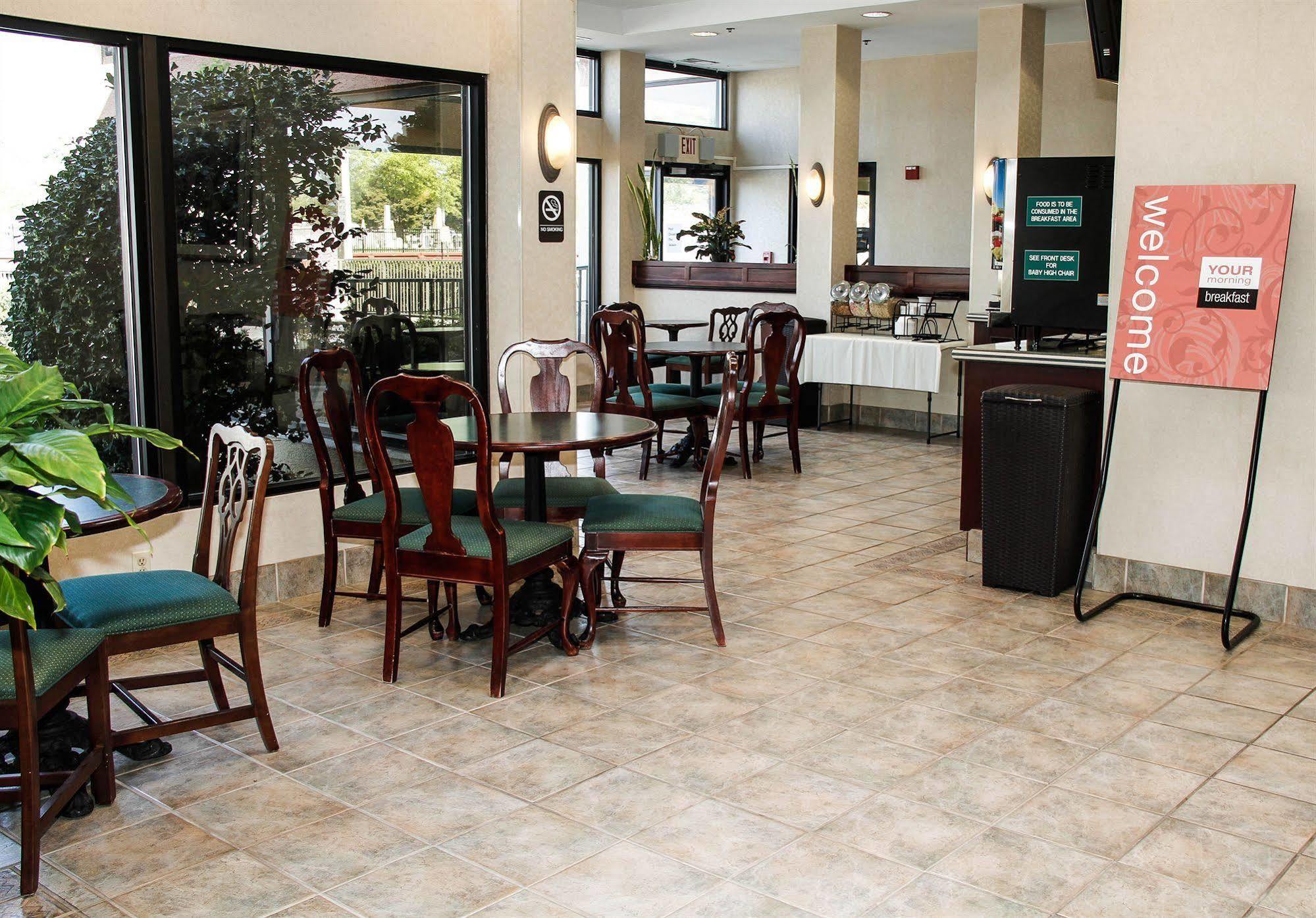Quality Inn & Suites Olde Town Portsmouth Esterno foto