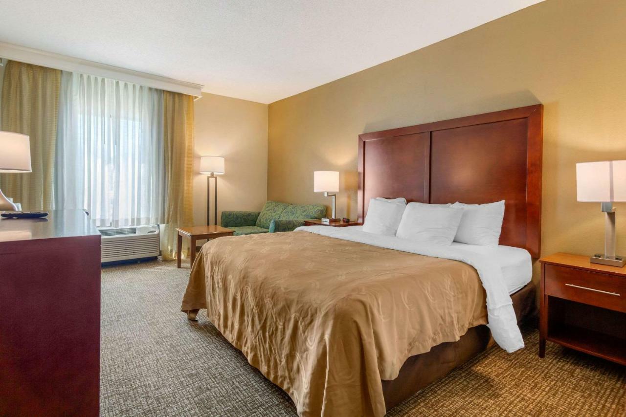 Quality Inn & Suites Olde Town Portsmouth Esterno foto